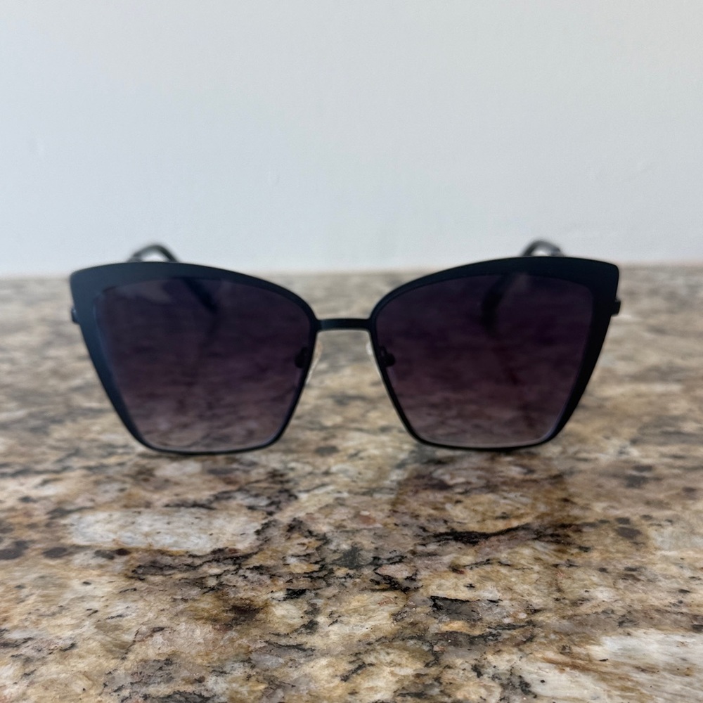 Sojos Elegant Black Cat-Eye Sunglasses